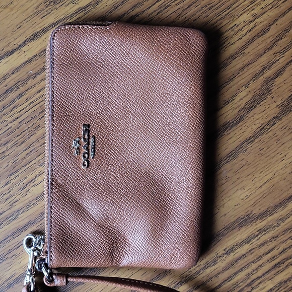 Coach Wristlet - Picture 3 of 17